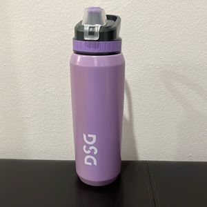 DSG Purple 32 oz Water Bottle Never Used Excellent Condition